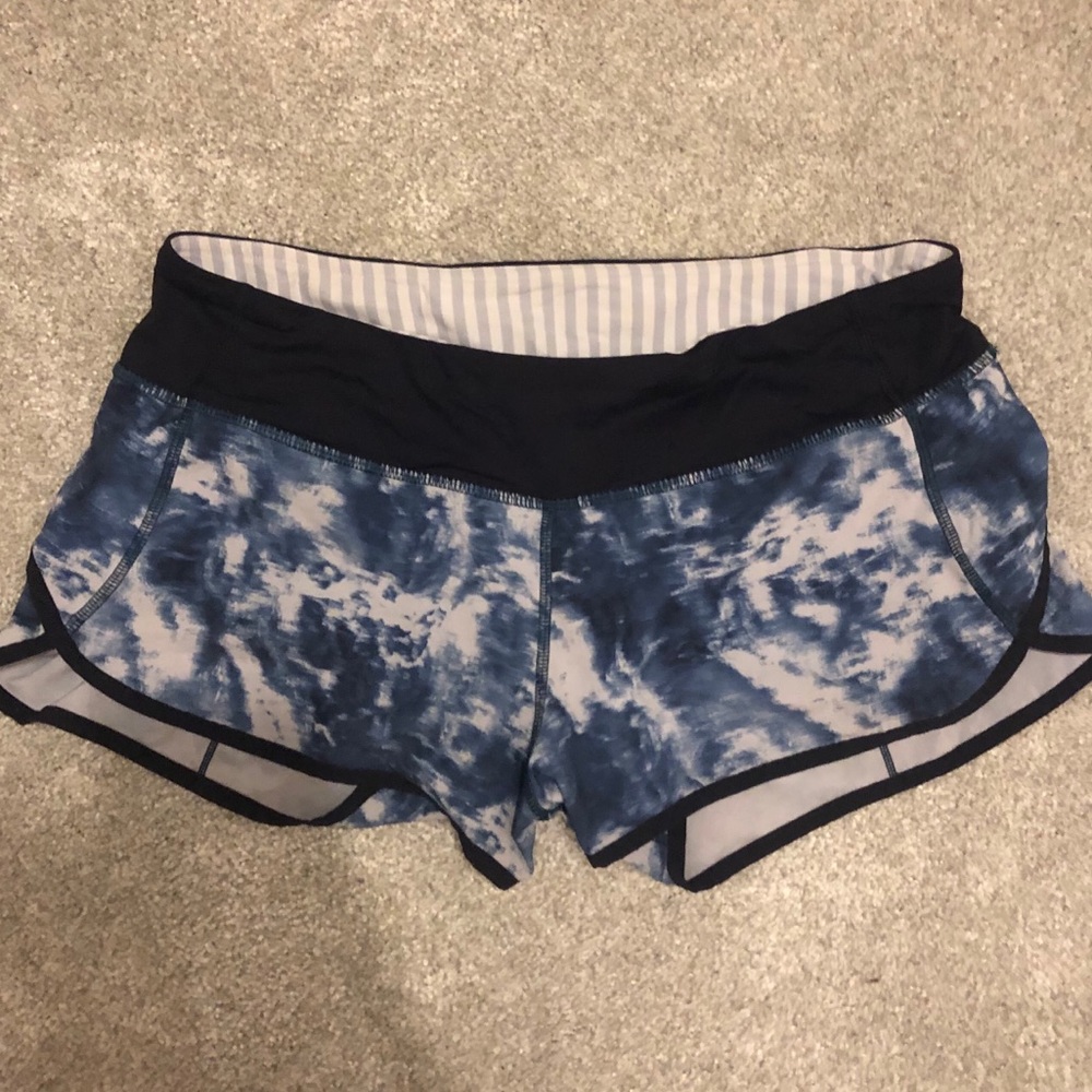 Lululemon shorts size 8